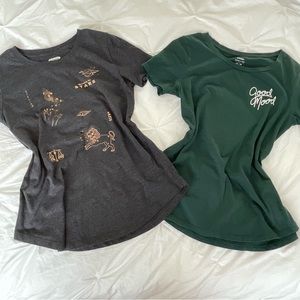 BUNDLE of 2 Old Navy T Shirts XS